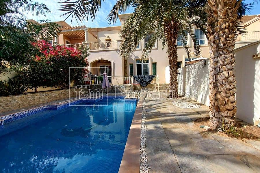 Large plot | Private pool | Spacious villa