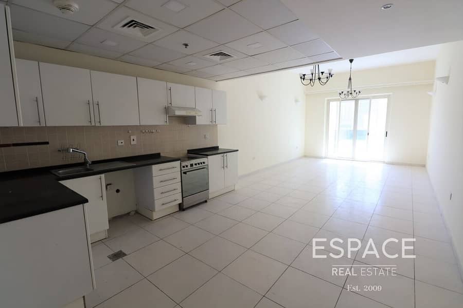Kitchen Equipped | Spacious | Vacant