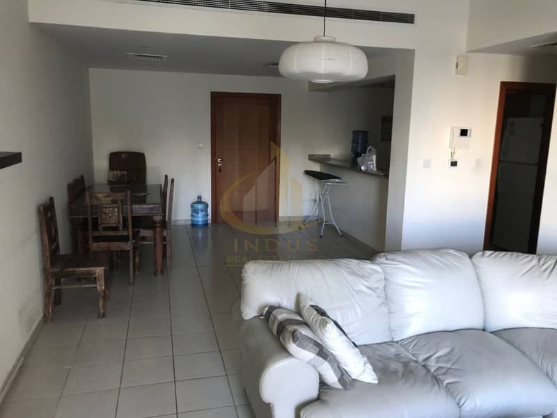 greens large 1br facing pool side for rent