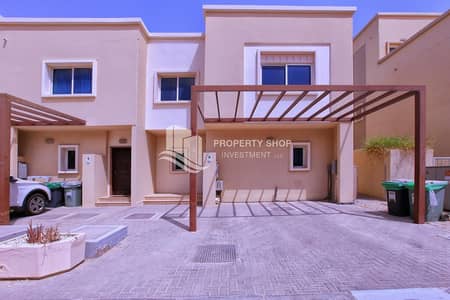 Impressively Huge 4+Maid Villa & Spacious Backyard! Impressively Huge 4+Maid Villa & Spacious Backyard!