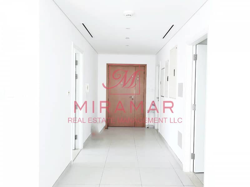 9 AMAZING SEA AND CANAL VIEW!!! HIGH FLOOR!! LARGE 3B+MAIDS APARTMENT!