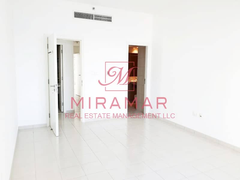 11 AMAZING SEA AND CANAL VIEW!!! HIGH FLOOR!! LARGE 3B+MAIDS APARTMENT!