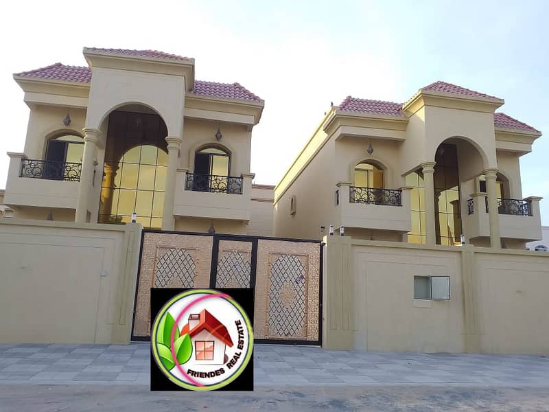 For sale, an Arabic design villa with super deluxe finishing, very close to the street, freehold for all nationalities