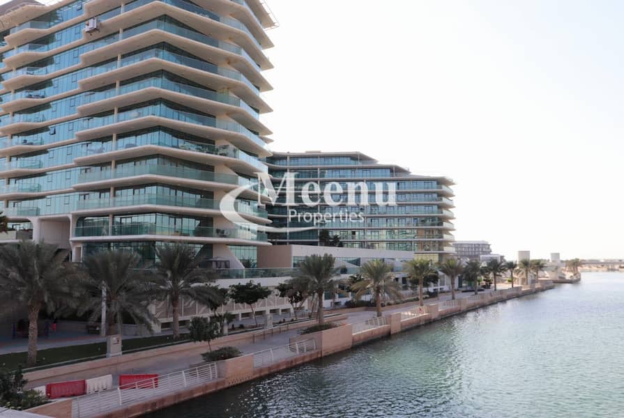 Invest in this Stunning and Perfect view Vacant 1 Bedroom Apartment w/ Balcony