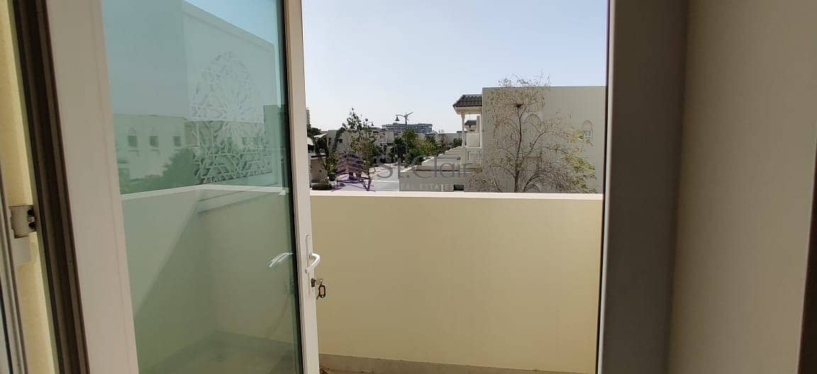 19 Single Row | Vacant | 3 Bed + Maid Room | Big Kitchen : AED 2.1 M