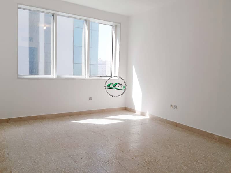 Spacious & Charming 1 BR in Great Location|Parking|Gym|Pool