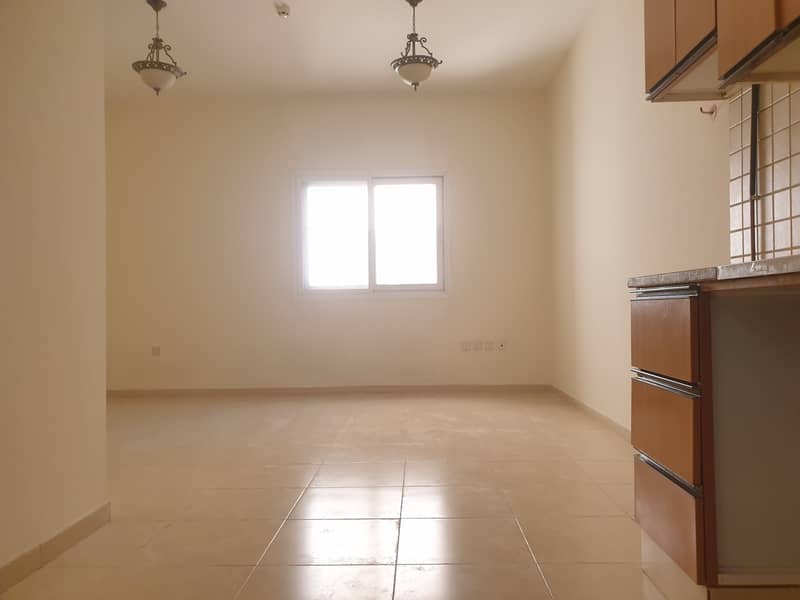 SPACIOUS FAMILY STUDIO WITH CENTRAL AC CENTRAL GAS NEAR TO SHARJAH COPERATIVE SOCIETY