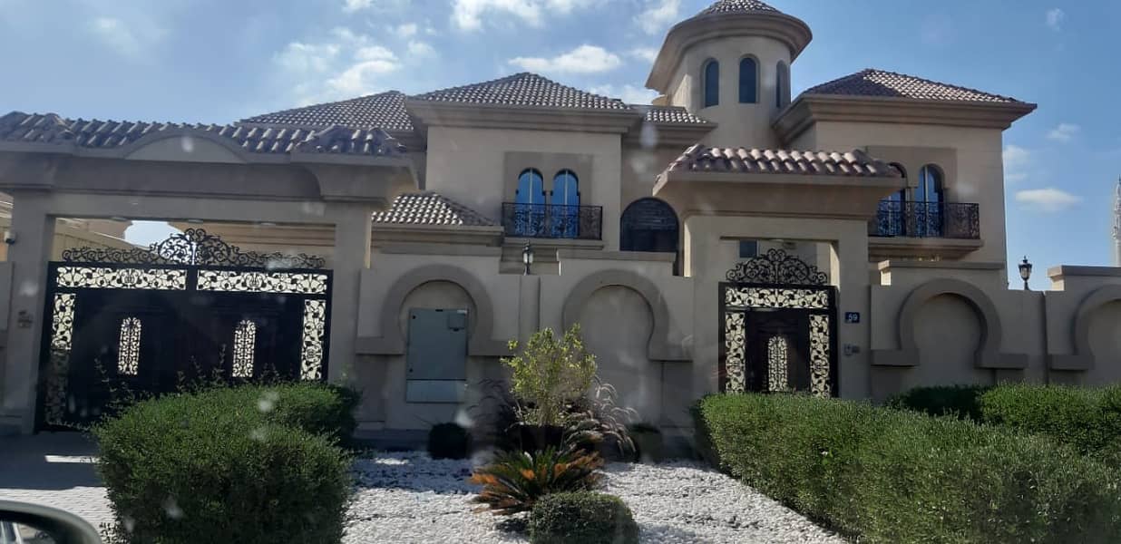 Huge 6 Bedroom Villa with Pool and Lift in Al Quoz 1. . . !!