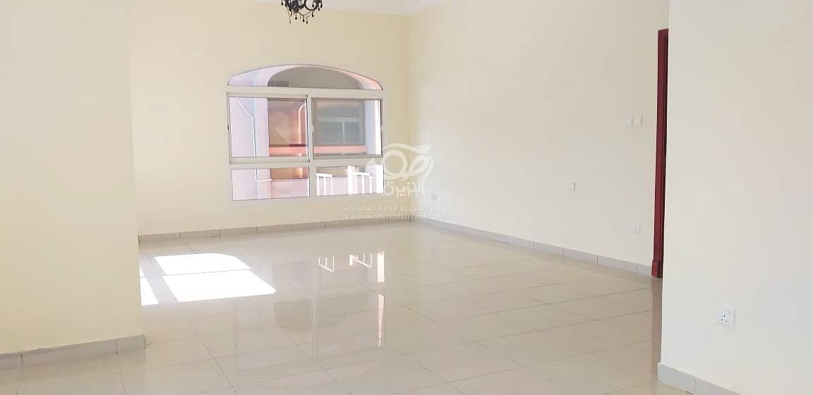 Spacious and Well maintained  Villa with Maidsroom in a Pri me Location