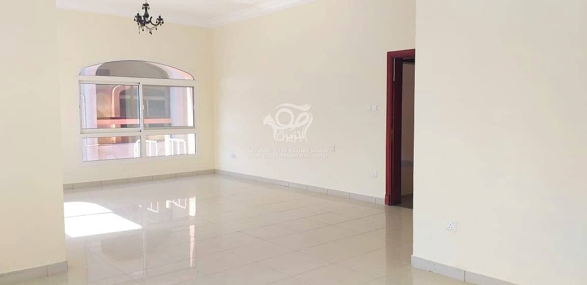 5 Spacious and Well maintained  Villa with Maidsroom in a Pri me Location
