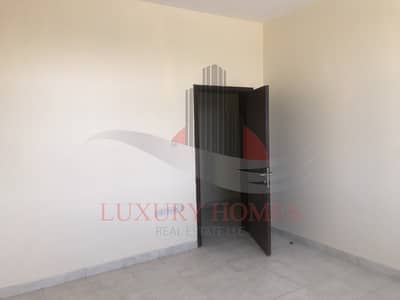 Neat With Basement Parking at Ideal Location Neat With Basement Parking at Ideal Location