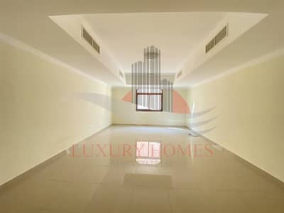 Good Quality Basement Parking with Balcony Good Quality Basement Parking with Balcony