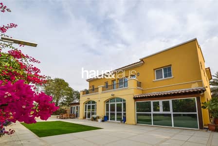 Perfectly Located | Spacious | Pool next door Perfectly Located | Spacious | Pool next door