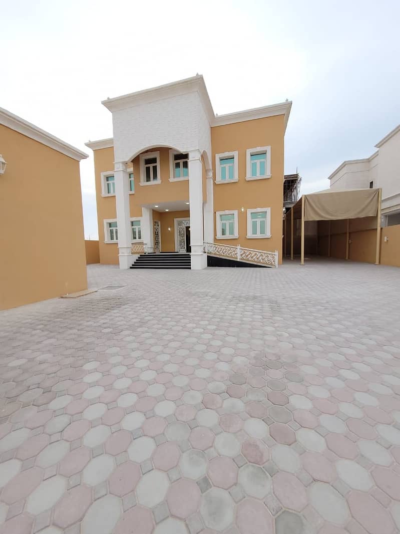 5 Bedroom Villa with 2 Kitchens and 1 Bedroom Hall Mulhaq out Side in Al Shamkha South