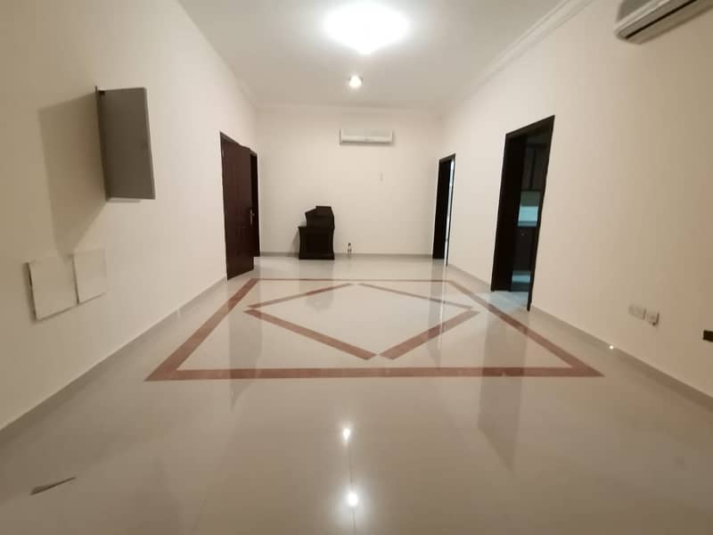 HUGE SIZE 4 BEDROOMS AND HALL CLOSE TO SHABIYA IN VILLA-80K