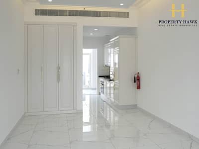 Luxury Finishing| Brand New with Good Layout Luxury Finishing| Brand New with Good Layout