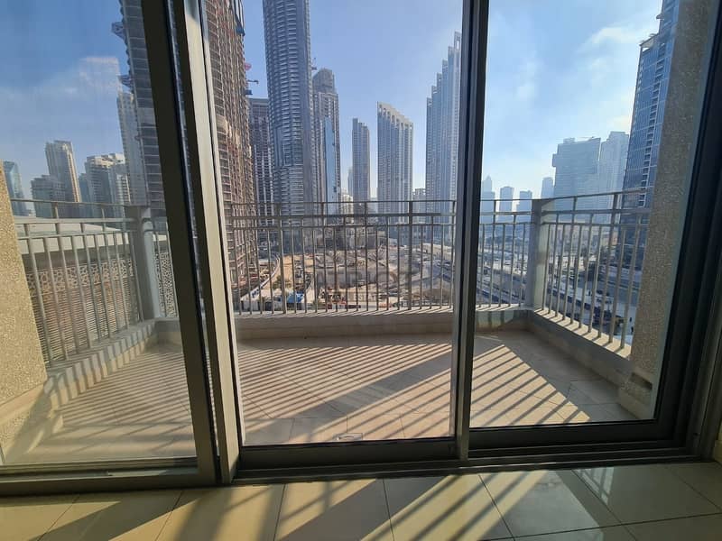 19 1 Bed Apartment |Next to Burj Khalifa | Big Layout|P. Fountain View
