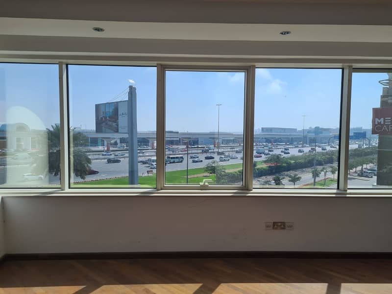 6500 square feet excellent fitted office AED 65 only on Sheikh zayed road Al Safa 1