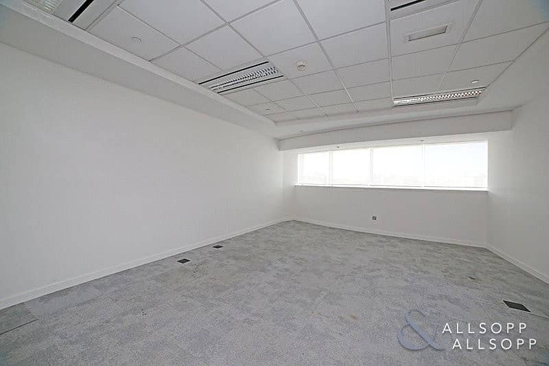 3 Fitted Office | Close to Metro | Chiller Free