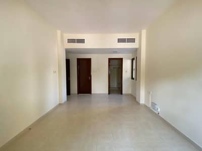2 bhk 42000 ome month free /cheiler fix 2 bhk 42000 ome month free /cheiler fix