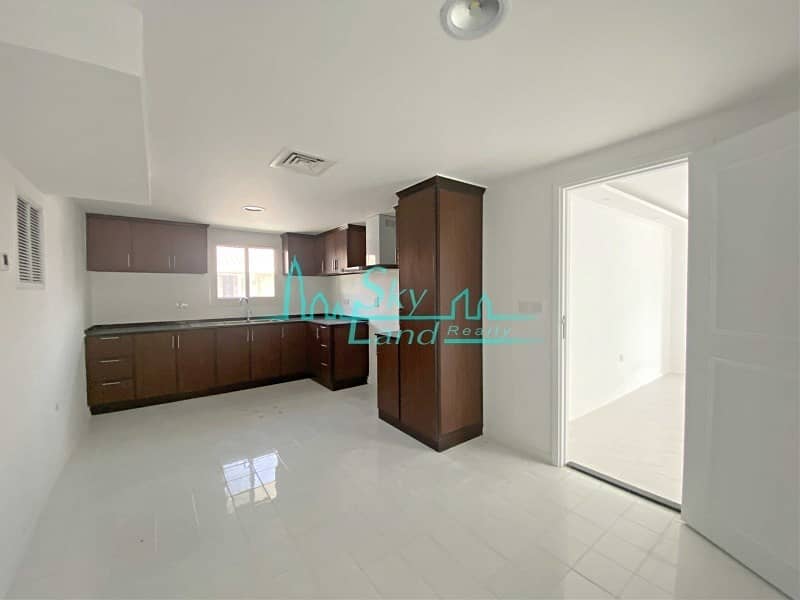 3 Renovated 4 Bed+M|Private Garden|Shared Pool