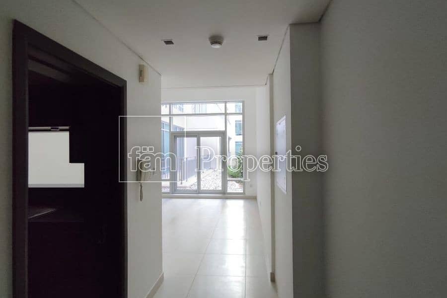 Bright|With study| Well maintained| Courtyard view