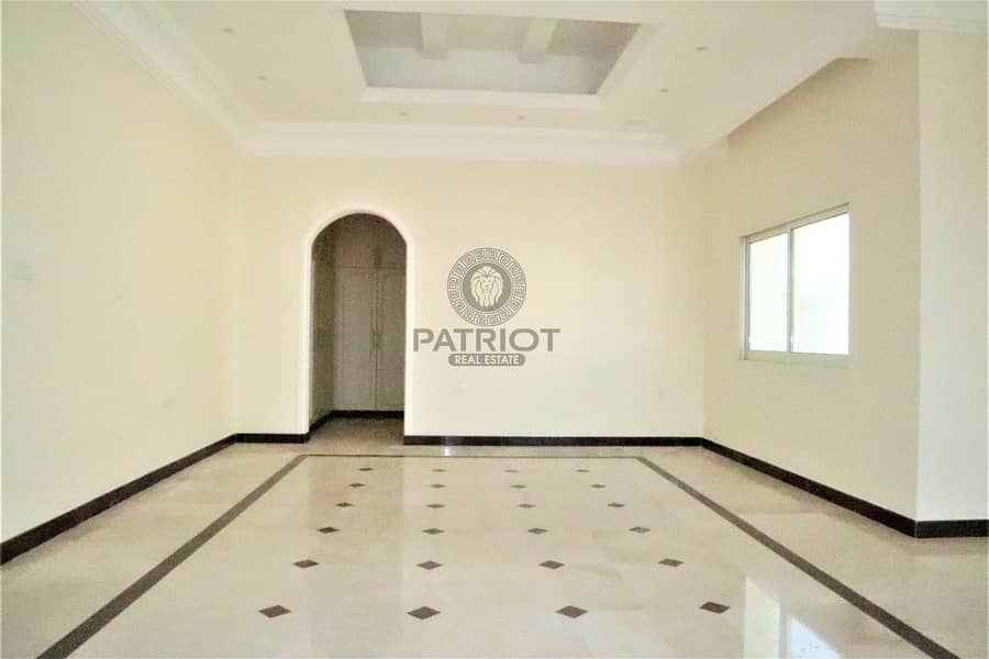 9 Grab This  Very Well Maintained 4-BR Villa In Barsha South