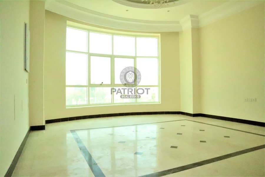 18 Grab This  Very Well Maintained 4-BR Villa In Barsha South