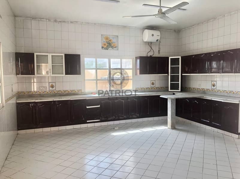 22 Well Maintained  Single Story 5-BR Villa With Service Block