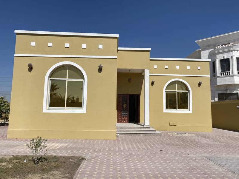 Single story villa for rent in al khawaneej 4bedroom + maid room