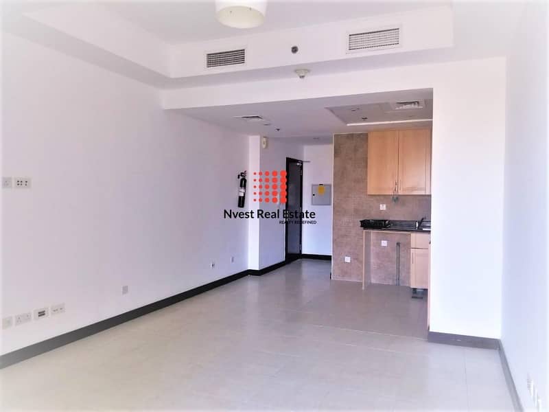 2 Lake View - Balcony - Well Maintained Tower - Car Park.