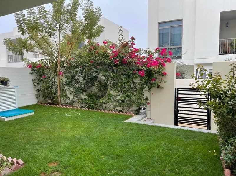 LANDSCAPED | CALM AND QUIET | 3 BEDROOM + MAID