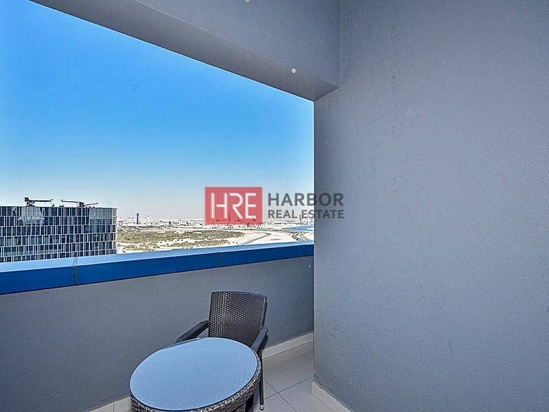 12 Spacious 1BR | Top Floor | City Skyline View