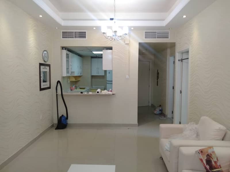 Furnished 1 BHK in Trafalgar Central CBD-08