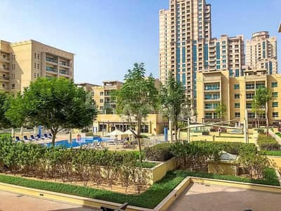 Low Floors / Upgraded / Pool Facing Low Floors / Upgraded / Pool Facing