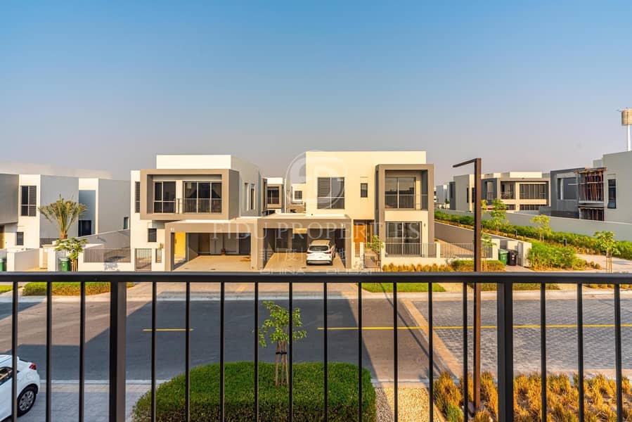 Sidra 3| On the Park Near Pool | Agent on Site