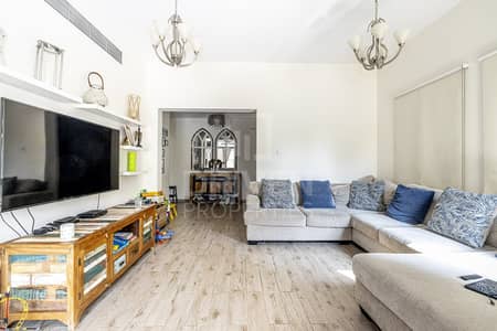 3 Bedroom Villa for Sale in The Springs, Dubai - Private Pool | Vacant on Transfer | Huge 3 Bedroom Villa for Sale in The Springs, Dubai - Private Pool | Vacant on Transfer | Huge