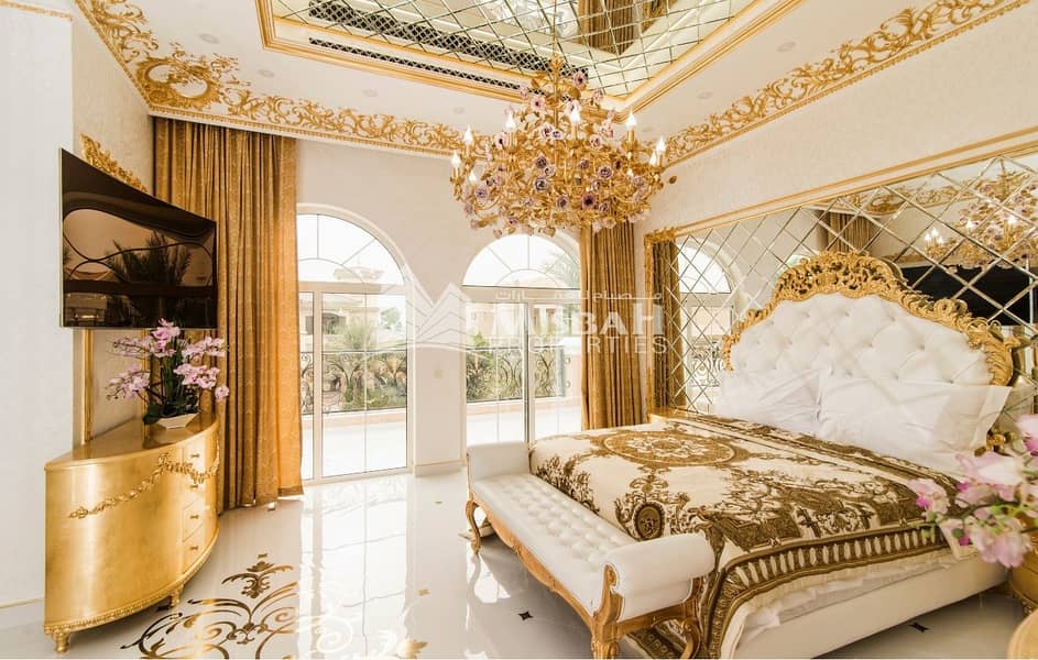 10 Spacious & Immaculately Presented Furnished luxurious 5 BHK With extension Terrace In Palm Jumeirah