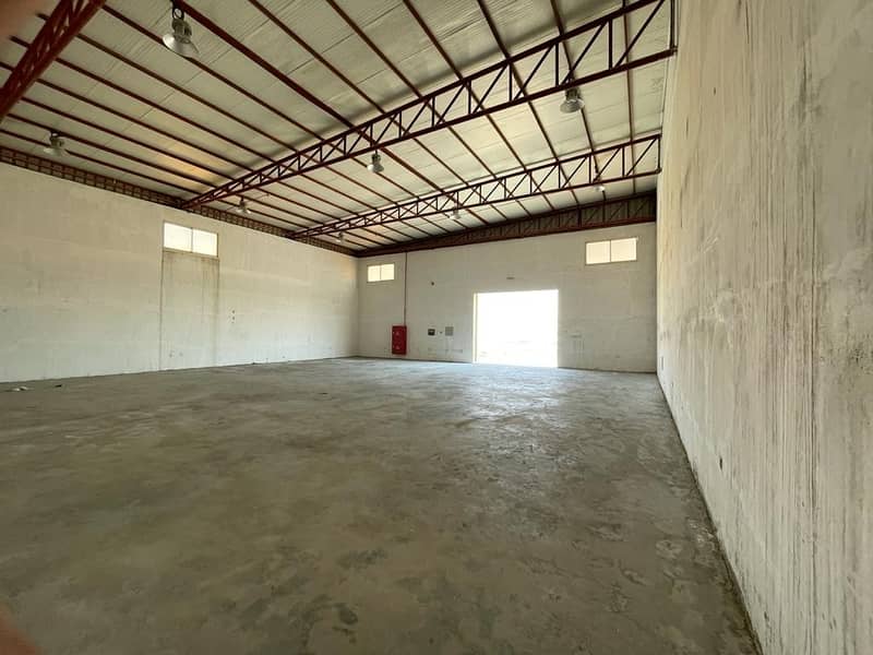 Warehouse For Rent 3200 SQRF 32000 TWO MONTH FREE ALOS IN UAQ