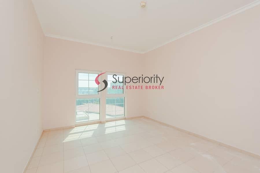 BULK LARGE STUDIOS | FOR EXECUTIVE STAFF AVAILABLE IN DIP 2 BULK LARGE STUDIOS | FOR EXECUTIVE STAFF AVAILABLE IN DIP 2