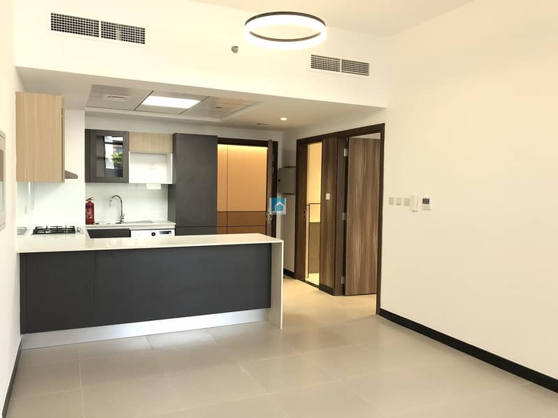 Pool view | brand new | close to park Pool view | brand new | close to park