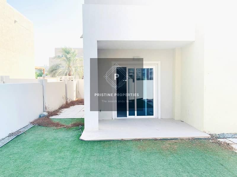 10 Great Investment|Reduced Priced Villa |Single Row