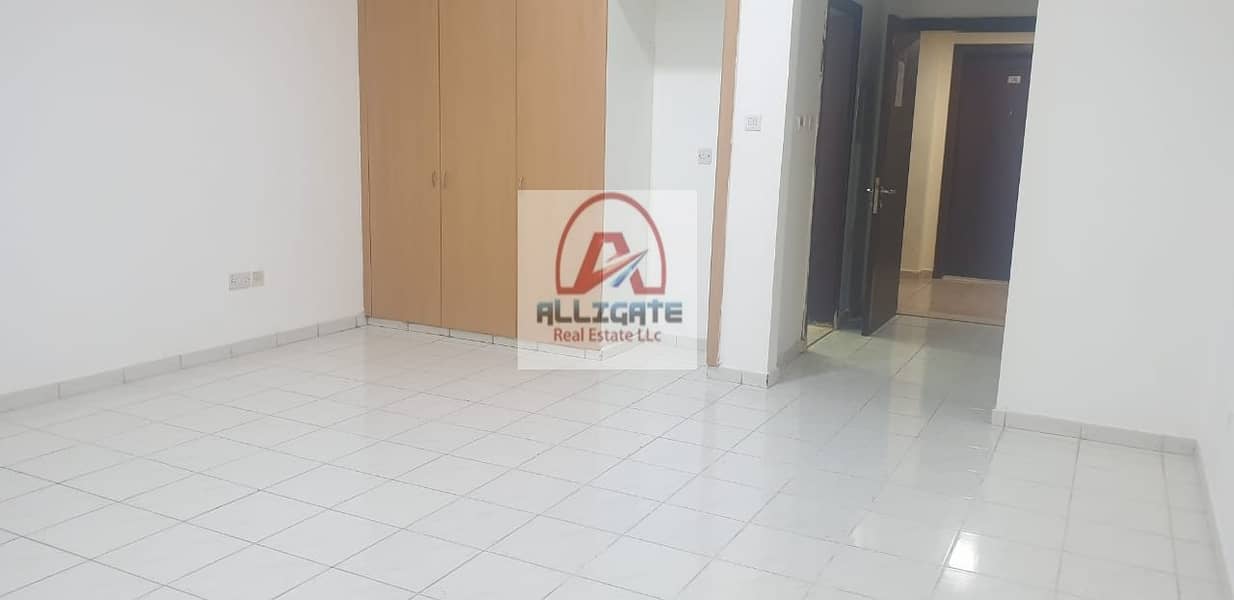 Near to carrefour | Studio with parking | affordable Near to carrefour | Studio with parking | affordable