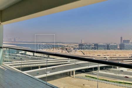 Huge layout| Large balcony| Canal and Creek View Huge layout| Large balcony| Canal and Creek View