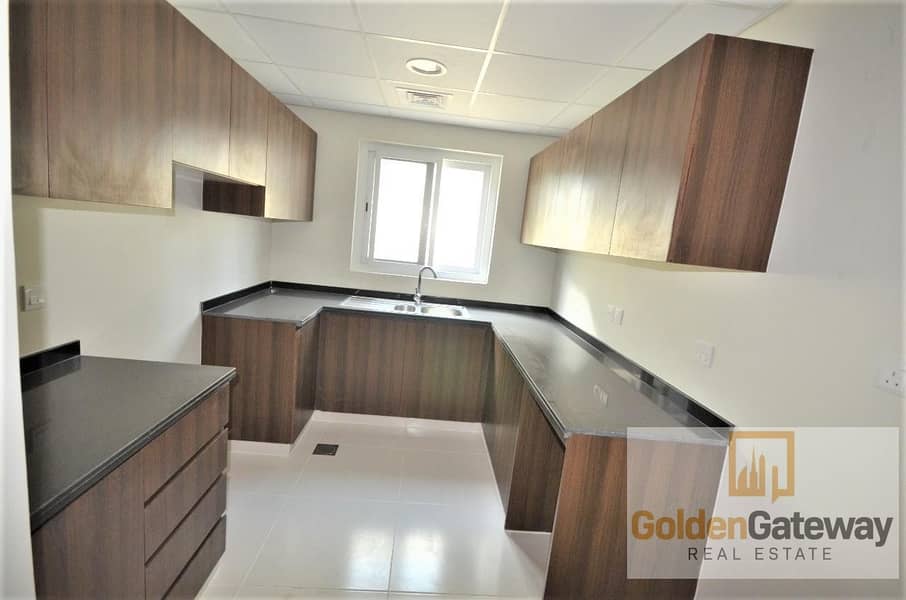 7 Brand New!  Beautiful and Bright 3Bed Townhouse