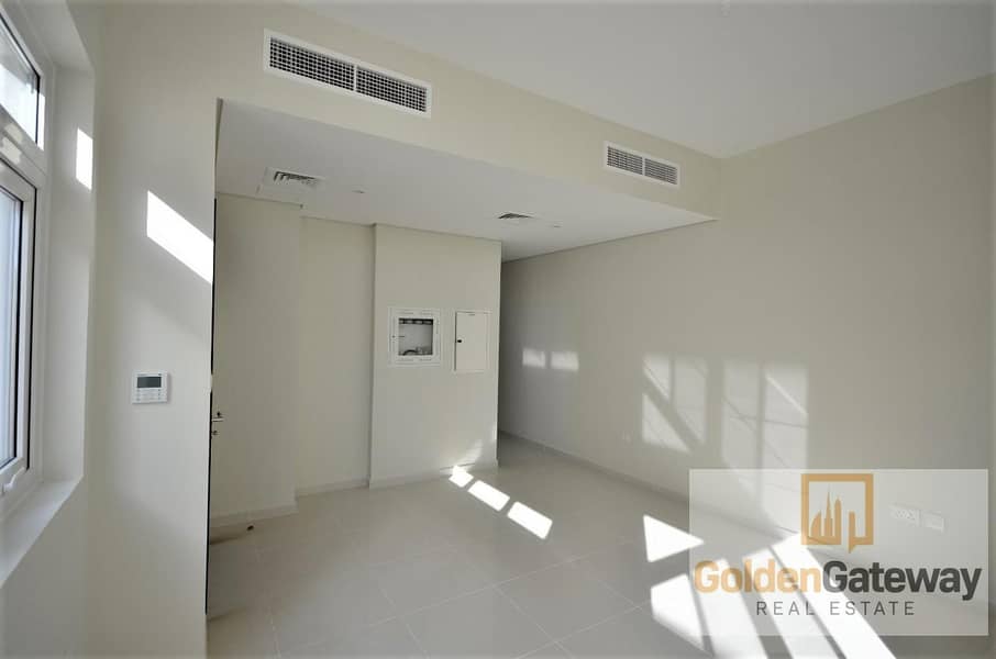 9 Brand New!  Beautiful and Bright 3Bed Townhouse