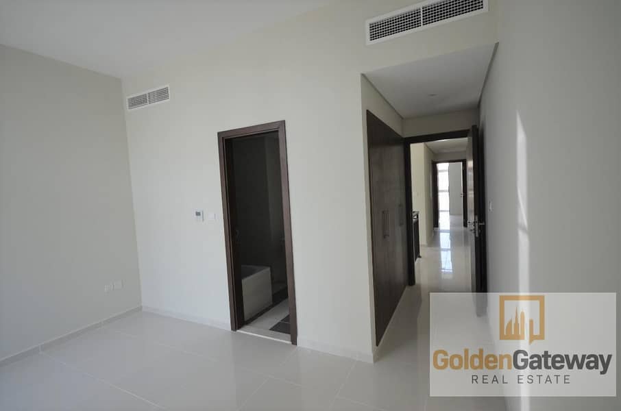 10 Brand New!  Beautiful and Bright 3Bed Townhouse