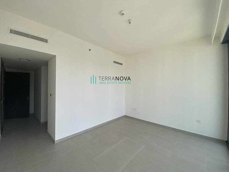 10 Multiple | High Floor | Sea View | 2 Bedroom + Laundry