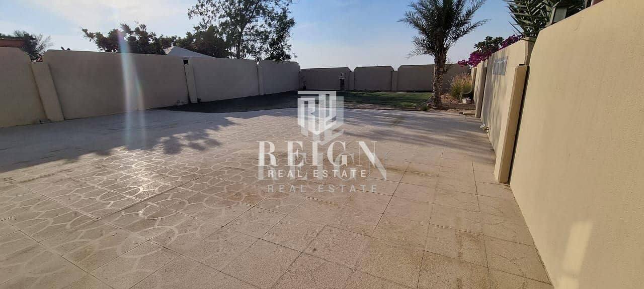 2 ELEGENT SR 4BR ARABIAN VILLA LARGE GARDEN