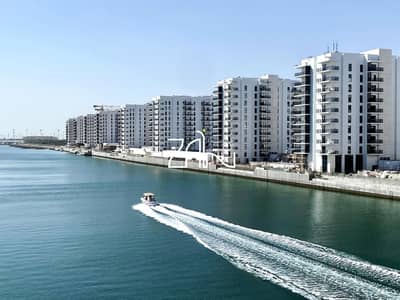 Canal View 3 BR Apt with Balcony on Original Price Canal View 3 BR Apt with Balcony on Original Price